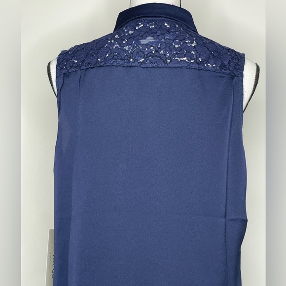 On The Go (OTG) Noel Navy Blue Sleeves Collard Button Up Lace Detail Blouse NWT - Picture 8 of 8